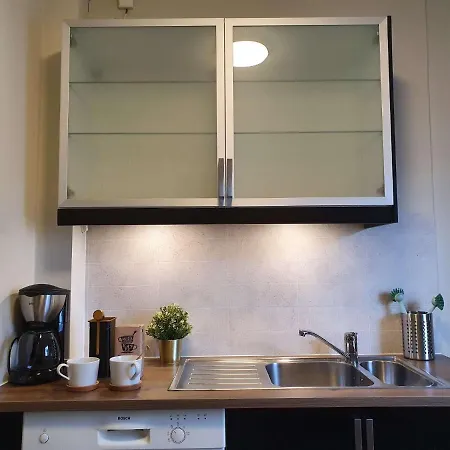 Bright And Central 2-bedroom With King Bed, Fully Equipped Apartment *