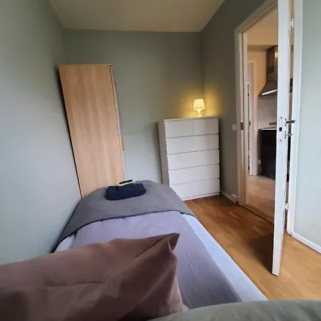Bright And Central 2-bedroom With King Bed, Fully Equipped